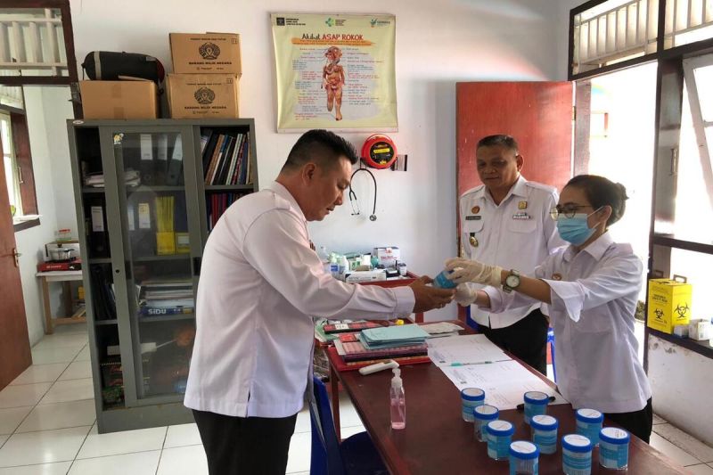 Lapas Ulu Siau Laksanakan Tes Urine untuk Deteksi Narkoba