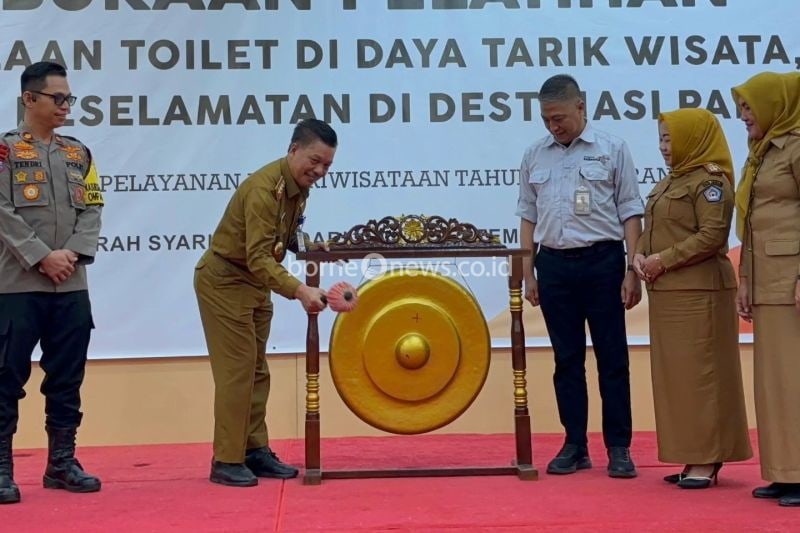Asisten II Setda Kota Kendari Jahudding saat membuka pelatihan (ANTARA/HO-Pemkot Kendari)