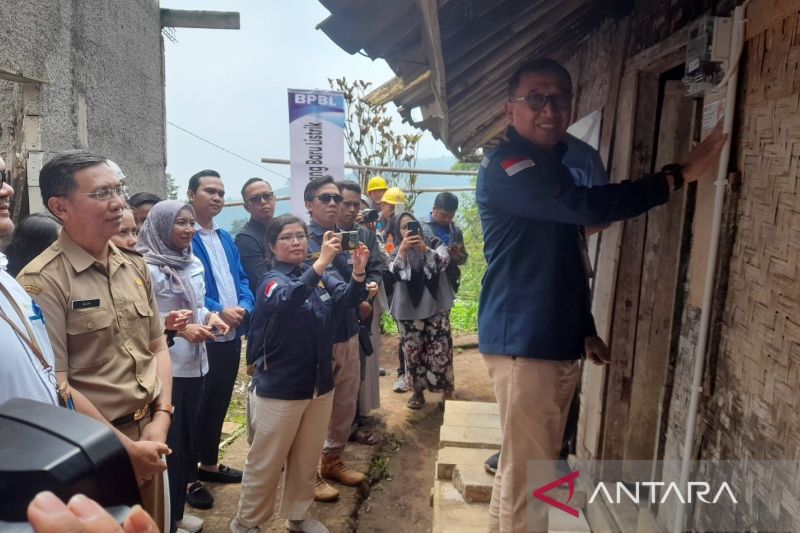Pemerintah Berikan Sambungan Listrik Gratis untuk 5.538 Warga Cianjur