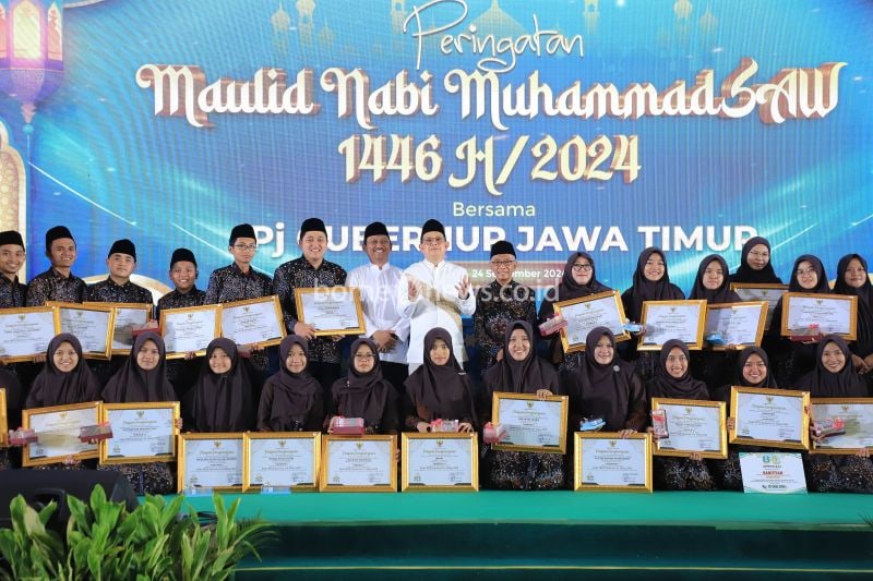 Penjabat Gubernur Jatim Ajak Masyarakat Teladani Rasulullah SAW