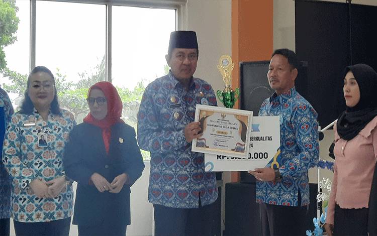 Pj Bupati Kobar Ajak Wujdukan Keluarga Berkulaitas Menuju Indonesia Emas 2045