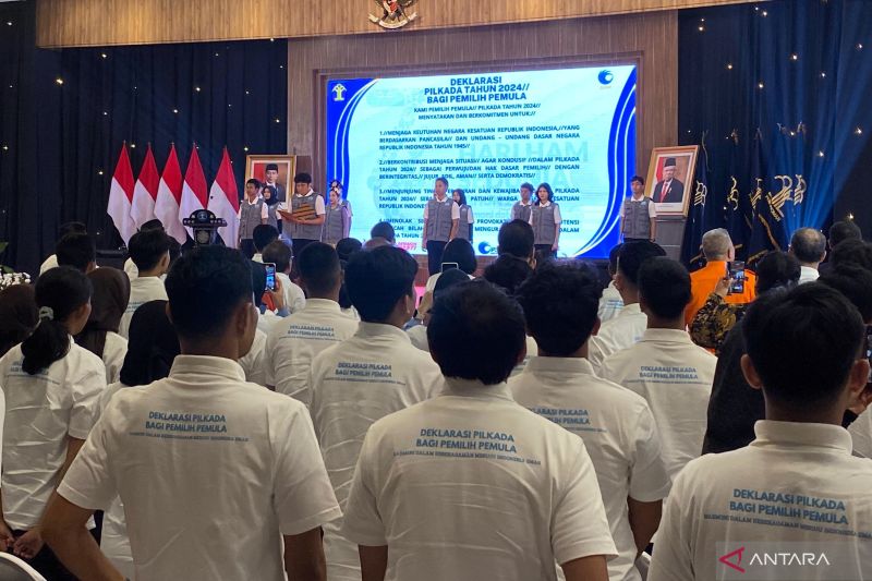 Deklarasi pilkada bagi pemilih pemula yang digelar bersamaan dengan pencanangan Peringatan Hari HAM Sedunia Ke-76 di Gerha Pengayoman Kementerian Hukum dan HAM, Jakarta, Rabu (25/9/2024). (ANTARA/Fath Putra Mulya)