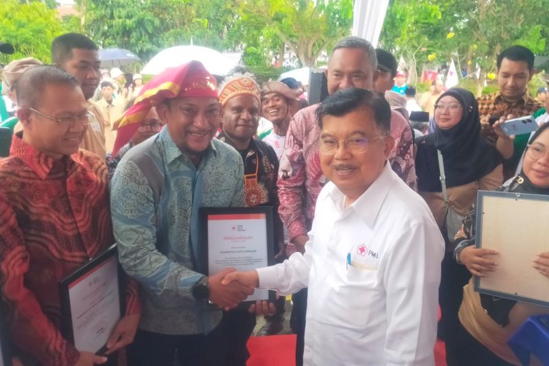Makassar Terima Penghargaan dari PMI Pusat untuk Ketangguhan Bencana