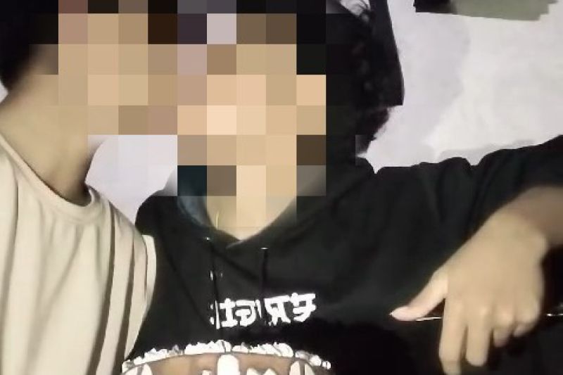 Dua Remaja Pria Diamankan Polisi Karena Video Ciuman Viral