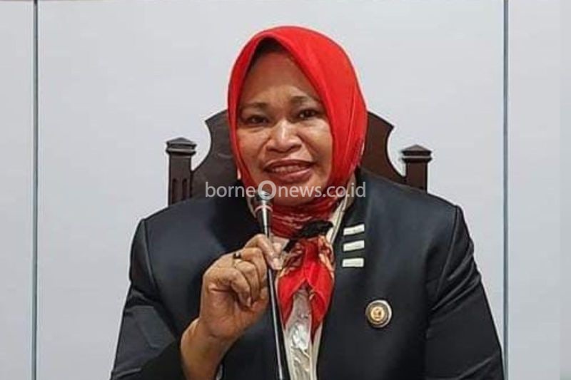 Kordiv Penanganan Pelanggaran Data dan Informasi Bawaslu Maluku Astuti Usman, di Ambon. (ANTARA/Winda Herman)