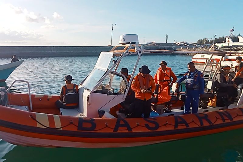 Tim SAR Selamatkan Tiga Korban Kecelakaan Perahu di Wakatobi