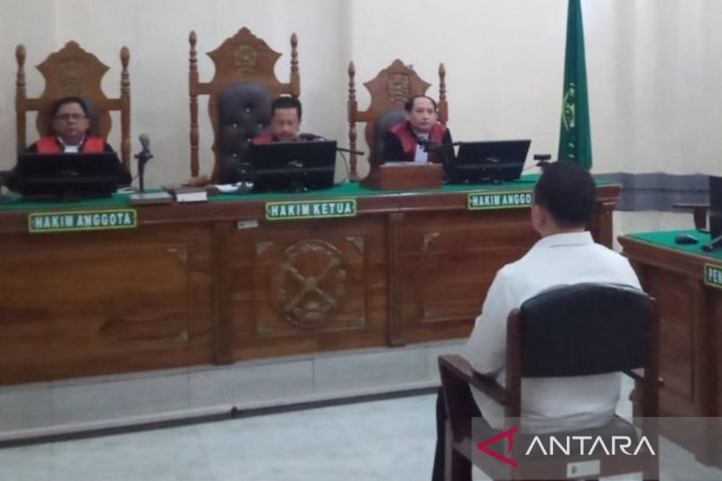 Bupati Labuhanbatu Nonaktif Dijatuhi Hukuman 6 Tahun Penjara