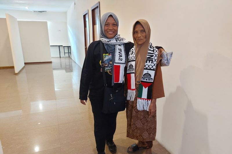 Nenek Penjual Kacang di Batam Donasi Rp14 Juta untuk Palestina