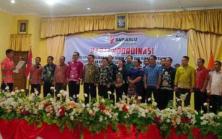 Lurah dan Kades se-Kabupaten Sukamara Laksanakan Ikrar Netralitas pada Pilkada Serentak 2024