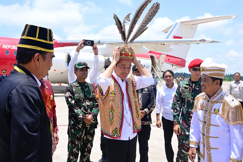 Presiden Jokowi Tinjau Pasar Berau, Pastikan Harga Pangan Stabil