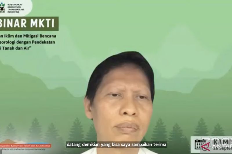 Tangkapan layar - Direktur Pemetaan dan Evaluasi Risiko Bencana BNPB Udrekh dalam diskusi yang diadakan Direktorat Konservasi Tanah dan Air KLHK dipantau daring di Jakarta, Kamis (26/9/2024) (ANTARA/Prisca Triferna)