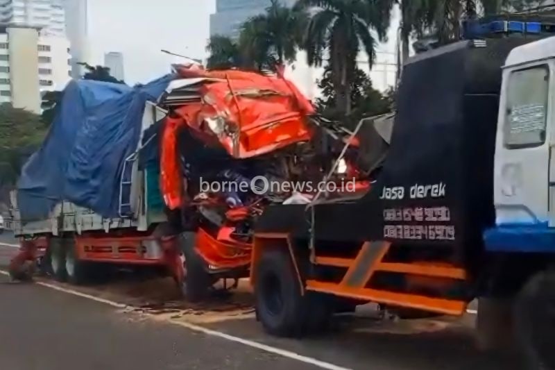Kecelakaan Fatal di Tol Dalam Kota, Truk Diduga Kelebihan Muatan