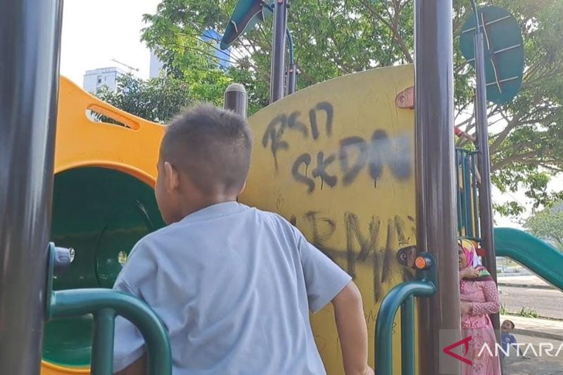 Wali Kota Jakarta Barat Instruksikan Pembersihan Taman Cengkareng