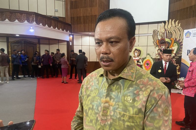 Dokumentasi Sekda Bali Dewa Made Indra saat diwawancara di Denpasar, Kamis (26/9/2024), ANTARA/Ni Putu Putri Muliantari