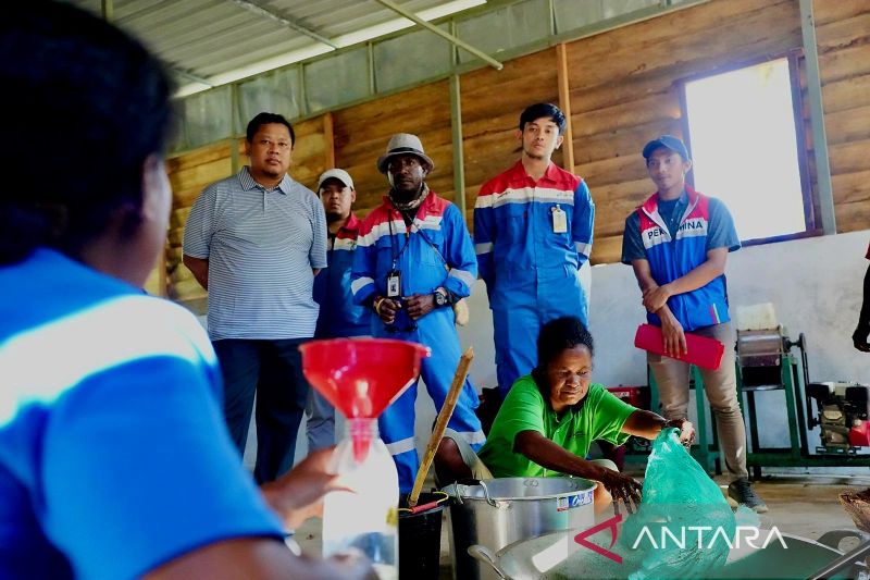 Pertamina Kasim Tingkatkan Kemandirian Desa Kasimle melalui Pendidikan dan Ekonomi