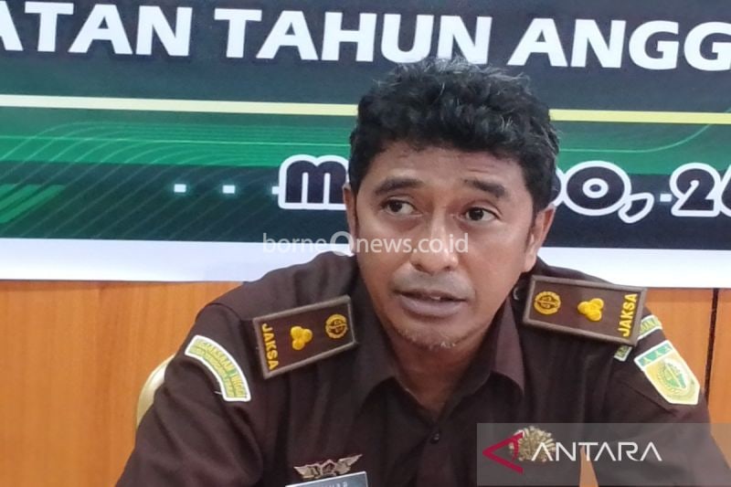 Kepala Seksi Penerangan Hukum Kejati Sulut Januarius Lega Bolitobi SH. ANTARA/Jorie Darondo (1)
