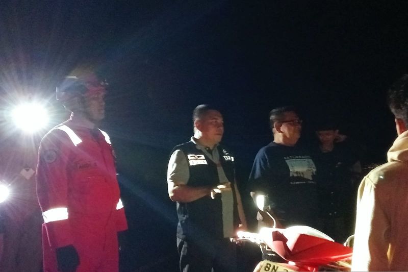 BPBD Belitung Selamatkan Dua Pelajar Tersesat di Bukit Tebalu