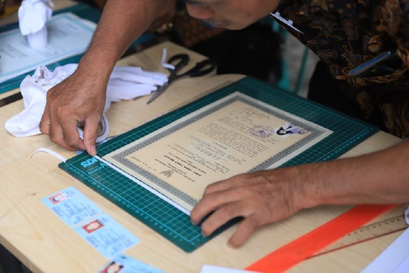 Masyarakat Tangerang Diimbau Enkapsulasi Dokumen Penting Saat Hujan