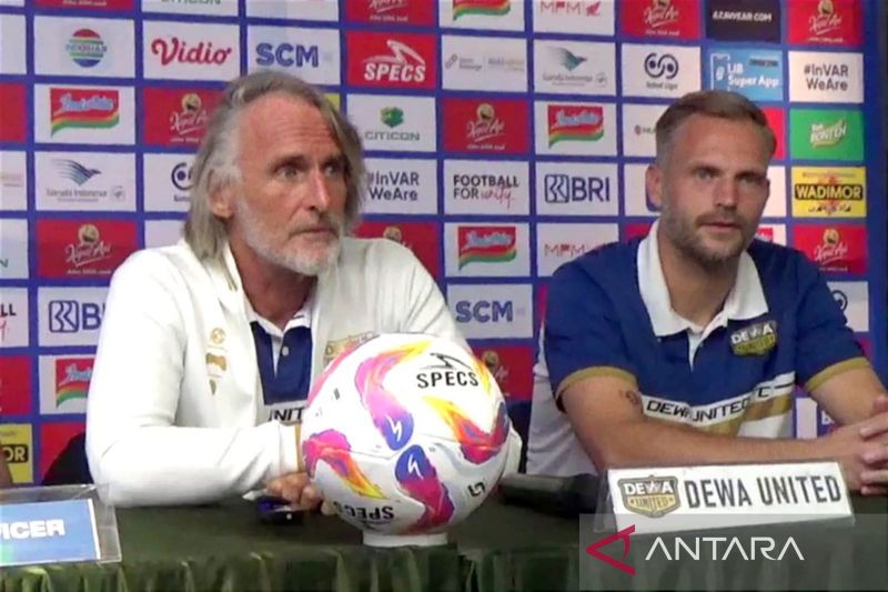 Pelatih Dewa United Soroti Kekuatan dan Kelemahan Persebaya