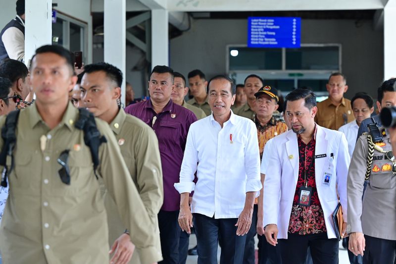 President Joko Widodo (Jokowi) during his visit to Dr. Abdul Rivai Hospital in Berau district, East Kalimantan, on Thursday (September 26, 2024). (ANTARA/HO-Sekretariat Presiden)