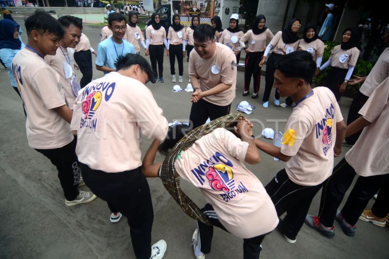 Kewajiban Kerja Paruh Waktu Mahasiswa Sebagai Komersialisasi Pendidikan