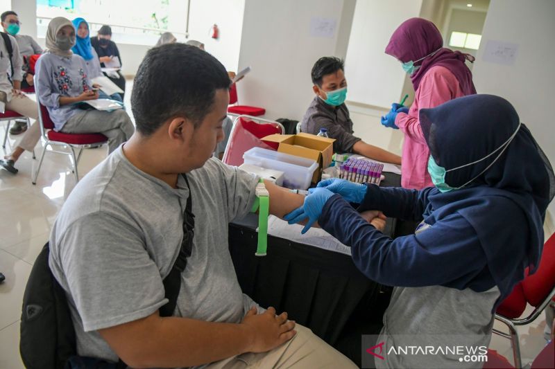 Pentingnya Menghindari Kopi dan Teh Sebelum Tes Darah