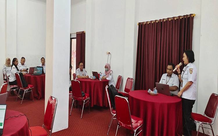 Pegawai di Lingkungan BPSDM Kalteng, Antusias menyimak Penjelasan dari Narasumber. (FOTO: IST)