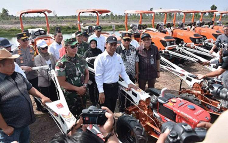 Mentan RI Tinjau Lokasi Cetak Sawah Program Optimalisasi Lahan di Dadahup