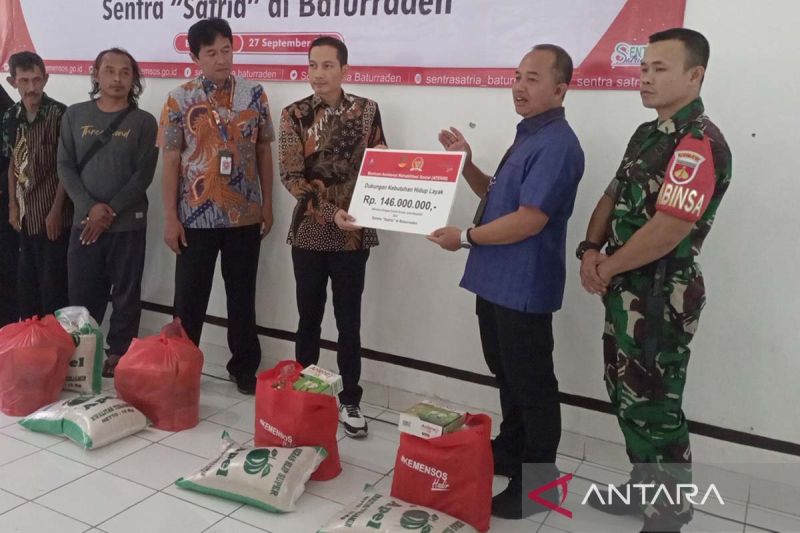 Kemensos Salurkan Bantuan Rp146 Juta untuk PPKS di Banyumas