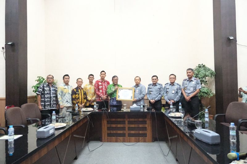 Belitung Timur Raih Penghargaan Kemenkumham untuk Imigrasi Corner