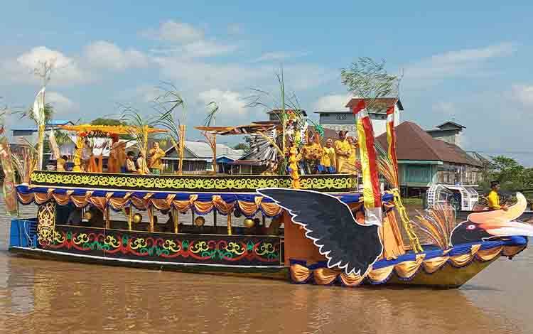 Pj Bupati Kobar Buka Festival Batang Arut 2024