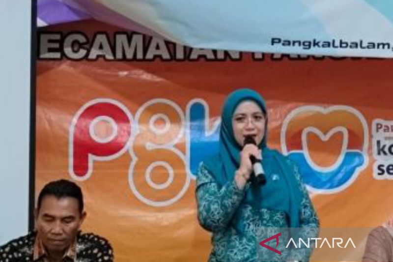 Penjabat Ketua TP PKK Pangkalpinang Yuniar Putia Rahma memberikan sambutan pada kegiatan penanganan stunting di Kecamatan Pangkalbalam. ANTARA/HO-Diskominfo Kota Pangkalpinang