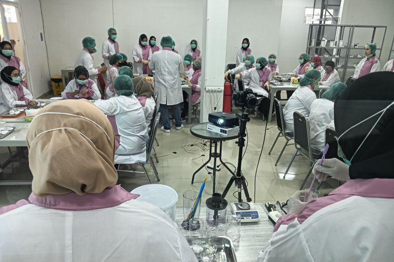 Pelatihan Skincare Aman di Semarang, Dorong Peluang Bisnis Baru