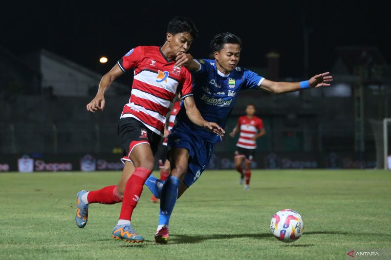 Madura United Imbang Melawan Persib Bandung di Stadion Gelora Bangkalan