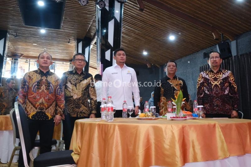 Bupati Gowa Adnan Purichta Ichsan saat hadir dalam Rapat Koordinasi (Rakor) Pendapatan Asli Daerah (PAD) yang digelar Bapenda Gowa di Provinsi Bali, Sabtu (28/9/2024). ANTARA/HO/Pemkab Gowa