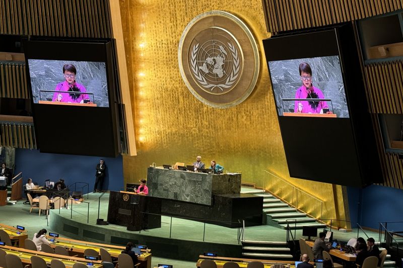 Retno Marsudi berpidato untuk terakhir kalinya sebagai Menteri Luar Negeri RI, pada Sesi Debat Umum Sidang ke-79 Majelis Umum PBB di New York, Amerika Serikat, Jumat (28/09/2024). (ANTARA/Suwanti)