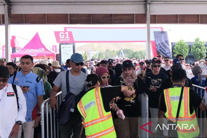Antusiasme Penonton Memenuhi Sirkuit Mandalika di MotoGP 2024