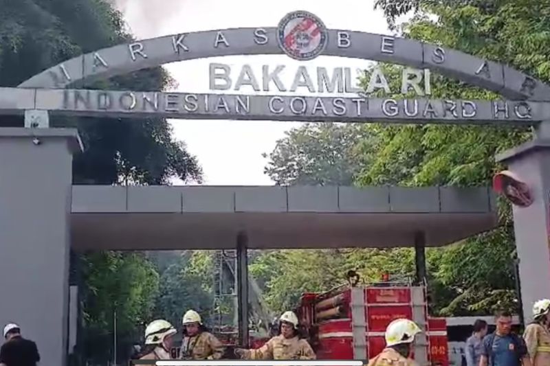 Kebakaran di gedung Bakamla RI Kecamatan Menteng Jakarta Pusat pada Minggu pagi.ANTARA/Dokumentasi Pribadi.