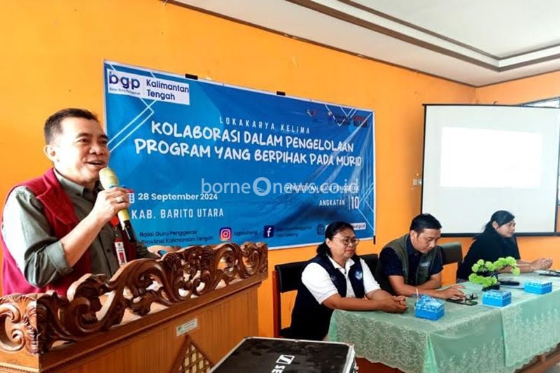 Kepala Dinas Pendidikan Barito Utara Syahmiluddin A Surapat saat memberikan sambutan pada pembukaan lokakarya lima calon guru penggerak angkatan 10 Tahun 2024 yang dilaksanakan di Muara Teweh, Sabtu (28/9/2024). ANTARA/Dokumen Pribadi