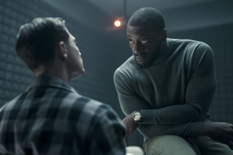 Prime Video Luncurkan Cuplikan Serial Cross yang Menegangkan