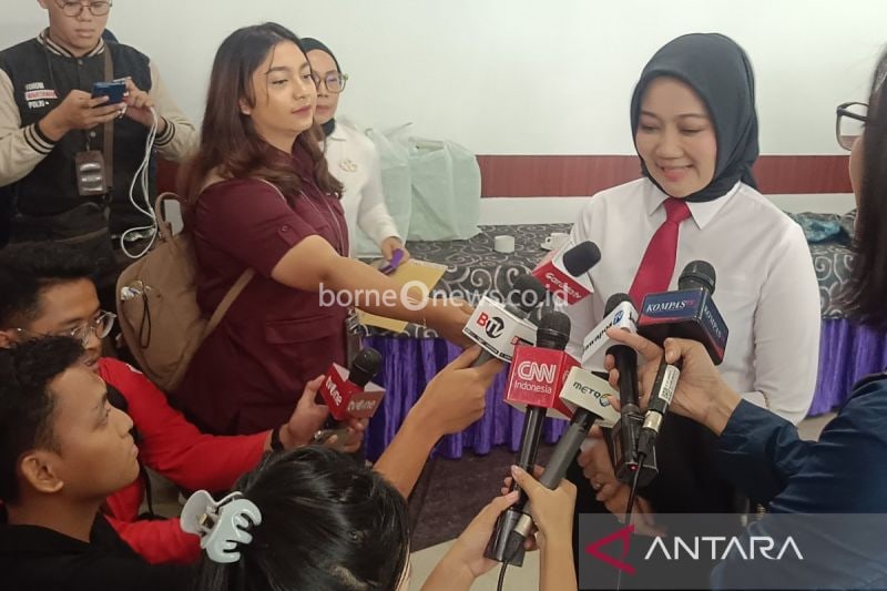 Calon anggota legislatif terpilih pada Pemilu Anggota DPR RI Atalia Praratya ketika menjawab pertanyaan wartawan di Gedung Lemhannas, Jakarta, Minggu (29/9/2024). ANTARA/Donny Aditra
