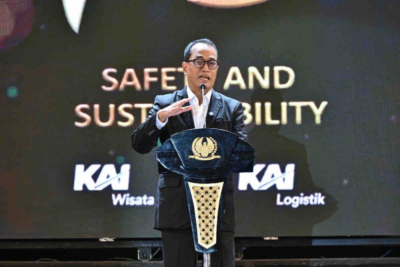 Menteri Perhubungan (Menhub) Budi Karya Sumadi menghadiri HUT ke-79 PT. Kereta Api Indonesia (PT. KAI) di Bandung, Sabtu (28/9/2024) malam. ANTARA/HO-Humas Kemenhub