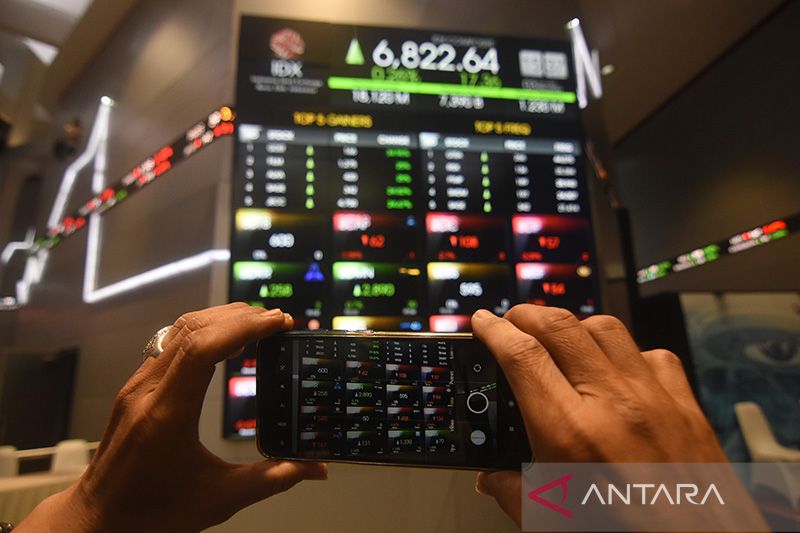IHSG Dibuka Melemah, LQ45 Juga Alami Penurunan di Bursa