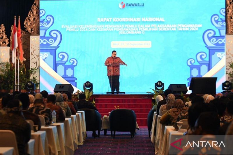 Ketua Bawaslu RI Rahmat Bagja dalam Koordinasi Nasional Evaluasi Kelembagaan Pengawas Pemilu dalam Pengawasan Pemilu 2024 dan Kesiapan Pemilihan Serentak 2024 di Bali, Sabtu (28/9/2024). ANTARA/HO-Bawaslu RI