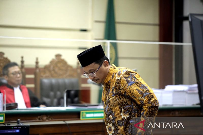 Mantan Bupati Sidoarjo Didakwa Korupsi Dana Insentif Pegawai
