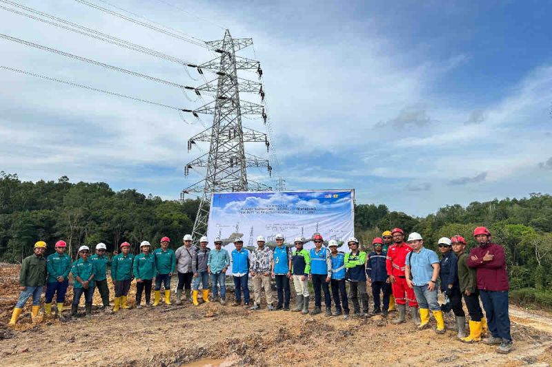 PLN UIP KLT Sukses Sambung SUTT 150 kV untuk Industri Kalimantan