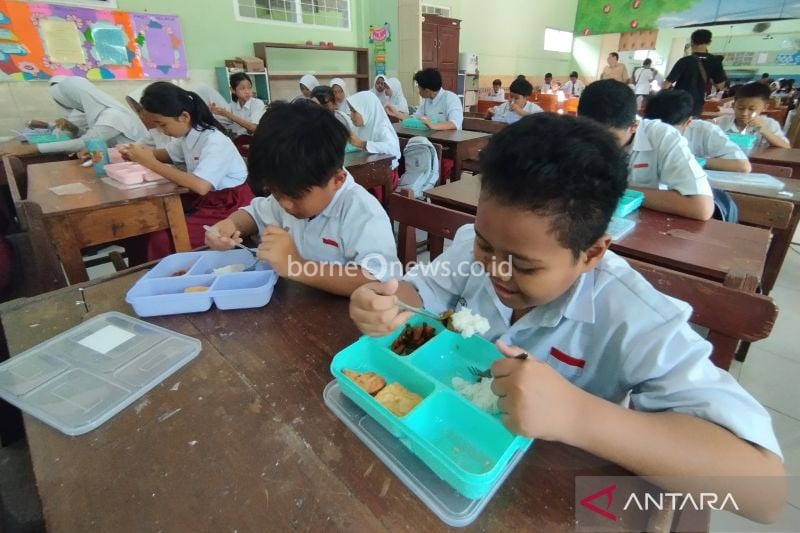 Pelajar Kudus Antusias Terima Makanan Bergizi Gratis dari Pemerintah