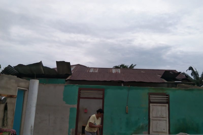 Angin Kencang Terjang Belitung, 10 Bangunan Rusak Parah