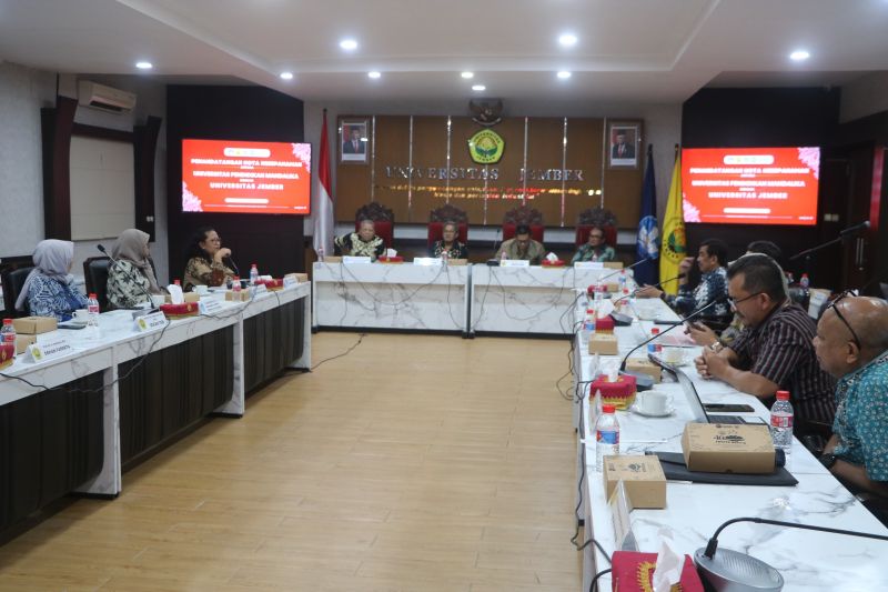 Universitas Pendidikan Mandalika dan Unej Kolaborasi Kelola Hutan Binaan