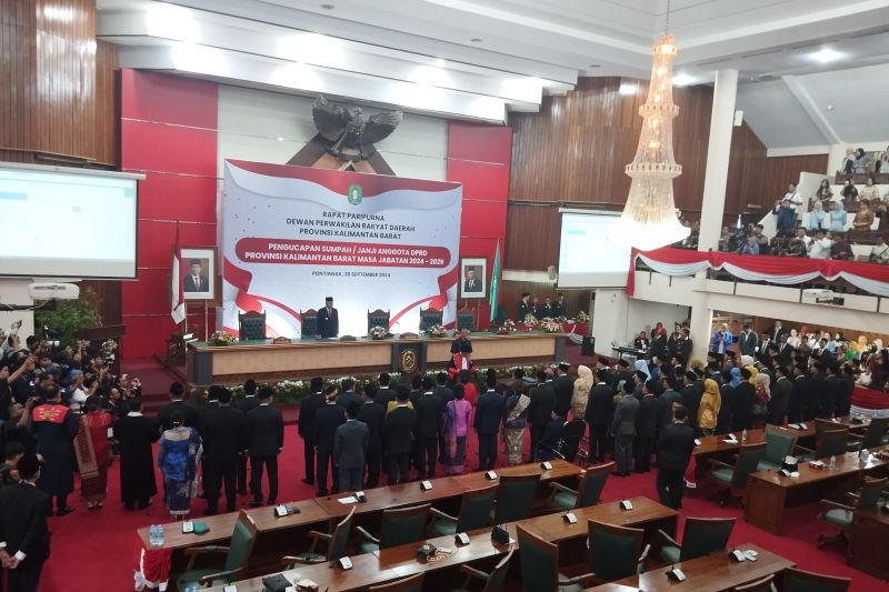 Prosesi pelantikan 65 anggota DPRD Kalbar masa bakti 2024-2029 (ANTARA/HO-Ridho)